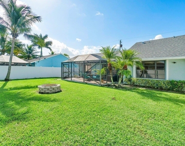 6085 Robinson Street - Photo Thumbnail 2