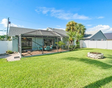 6085 Robinson Street - Photo Thumbnail 4