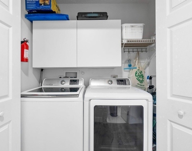 6085 Robinson Street - Photo Thumbnail 10