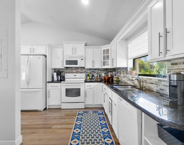 6085 Robinson Street - Photo Thumbnail 7