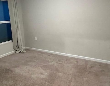 345 Clementine Road - Photo Thumbnail 10
