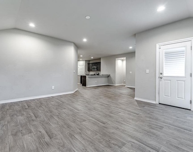 4405 Montage Boulevard - Photo Thumbnail 17