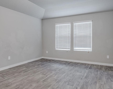 4405 Montage Boulevard - Photo Thumbnail 24