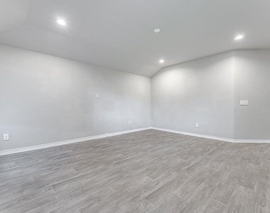 4405 Montage Boulevard - Photo Thumbnail 15