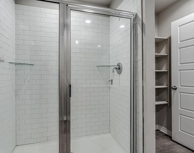 4405 Montage Boulevard - Photo Thumbnail 21