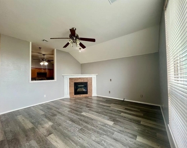 4813 Se 87th Terrace - Photo Thumbnail 2