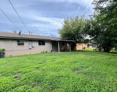 7400 S Drexel Avenue - Photo Thumbnail 14