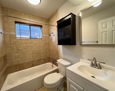 7400 S Drexel Avenue - Photo Thumbnail 11