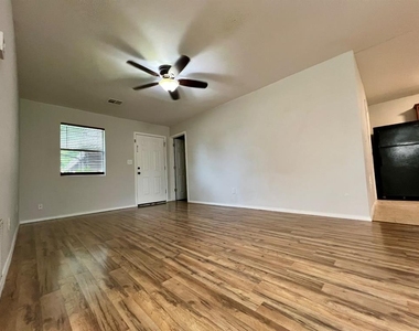 7400 S Drexel Avenue - Photo Thumbnail 1