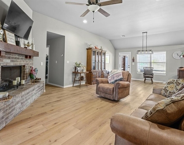 1707 N 4th Avenue - Photo Thumbnail 3