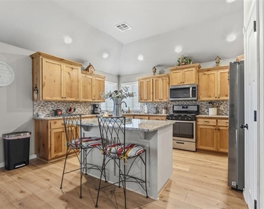 1707 N 4th Avenue - Photo Thumbnail 8