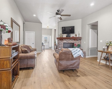 1707 N 4th Avenue - Photo Thumbnail 6