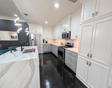 221 N Geary Avenue - Photo Thumbnail 6
