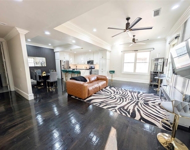 221 N Geary Avenue - Photo Thumbnail 3