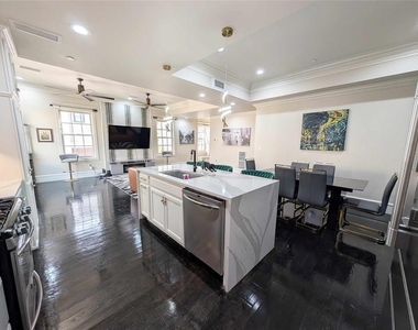 221 N Geary Avenue - Photo Thumbnail 8