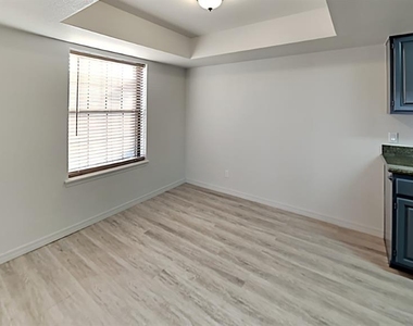 14419 N Pennsylvania Avenue - Photo Thumbnail 6