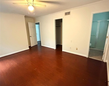 5016 Vescova Court - Photo Thumbnail 12