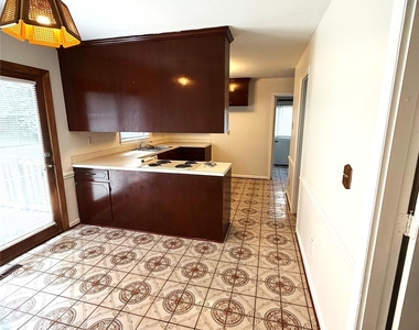 5016 Vescova Court - Photo Thumbnail 4