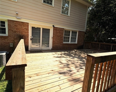 5016 Vescova Court - Photo Thumbnail 14