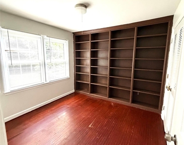 5016 Vescova Court - Photo Thumbnail 8