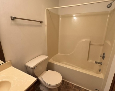 107 Bogey Lane - Photo Thumbnail 10
