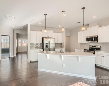 8123 Cornhill Avenue - Photo Thumbnail 10
