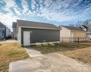 8123 Cornhill Avenue - Photo Thumbnail 24