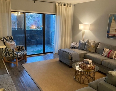 300 E Park Avenue - Photo Thumbnail 2