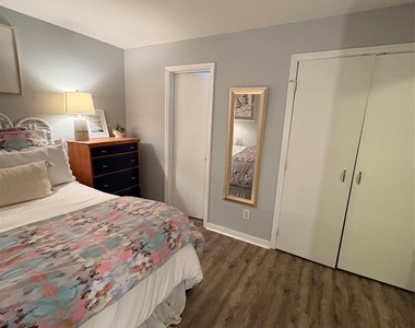 300 E Park Avenue - Photo Thumbnail 3