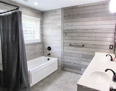 106 Yorkshire Drive - Photo Thumbnail 9