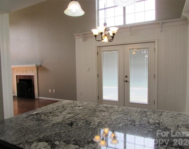 106 Yorkshire Drive - Photo Thumbnail 3