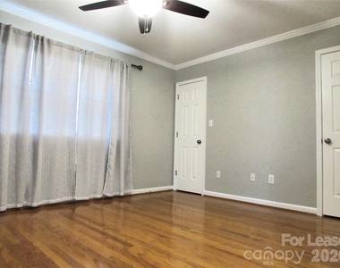 106 Yorkshire Drive - Photo Thumbnail 7