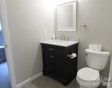 106 Yorkshire Drive - Photo Thumbnail 8