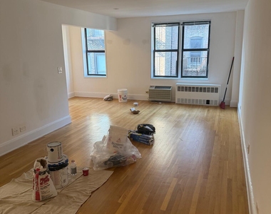 West 13th Street - Photo Thumbnail 3