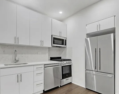 121 Madison Avenue - Photo Thumbnail 1