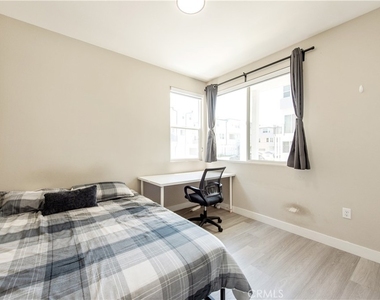 1426 S Urbana - Photo Thumbnail 8