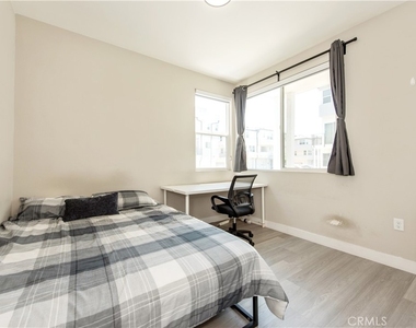1426 S Urbana - Photo Thumbnail 9