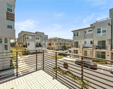 1426 S Urbana - Photo Thumbnail 11