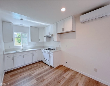 1125 E E St - Photo Thumbnail 1
