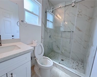 1125 E E St - Photo Thumbnail 3