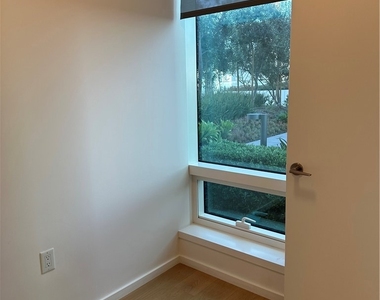 877 Francisco St - Photo Thumbnail 7