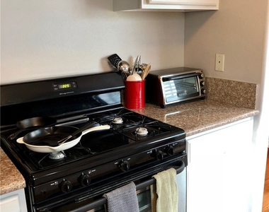 3711 Baldwin - Photo Thumbnail 5