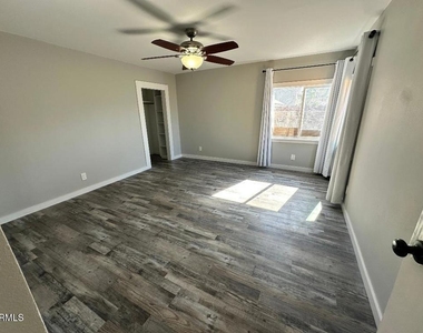 2810 Sherwin Avenue - Photo Thumbnail 6