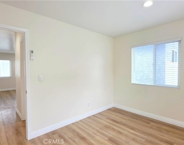 1016 Bennington - Photo Thumbnail 8