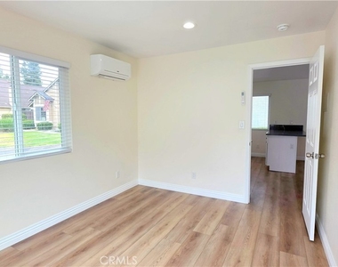 1016 Bennington - Photo Thumbnail 10