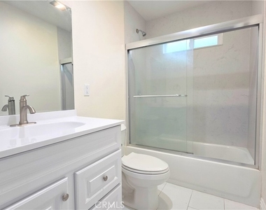 1016 Bennington - Photo Thumbnail 14