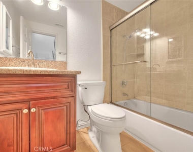319 N Lincoln Apt A - Photo Thumbnail 5