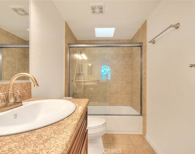 319 N Lincoln Apt A - Photo Thumbnail 17
