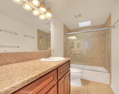 319 N Lincoln Apt A - Photo Thumbnail 16