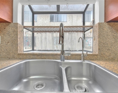 319 N Lincoln Apt A - Photo Thumbnail 9